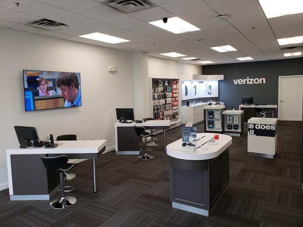 Verizon Authorized Retailer - Wireless Zone | 329 W Main St, Freehold Township, NJ 07728, USA | Phone: (732) 462-8888