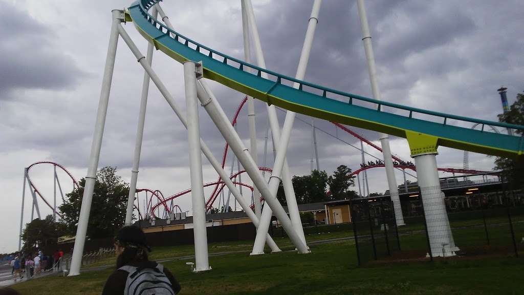 Carowinds Public Entrance | South Carolina 29708, USA