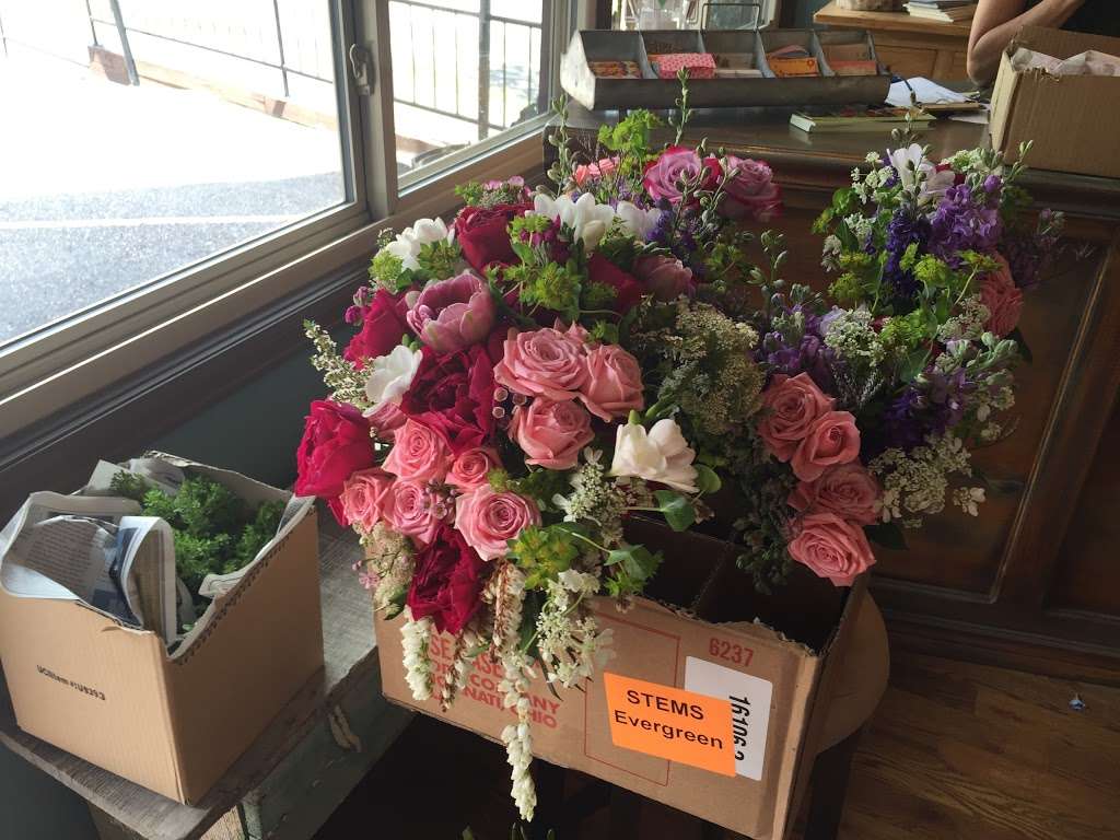 Stems A Flower Shop | 27904 Meadow Dr, Evergreen, CO 80439, USA | Phone: (303) 674-4995