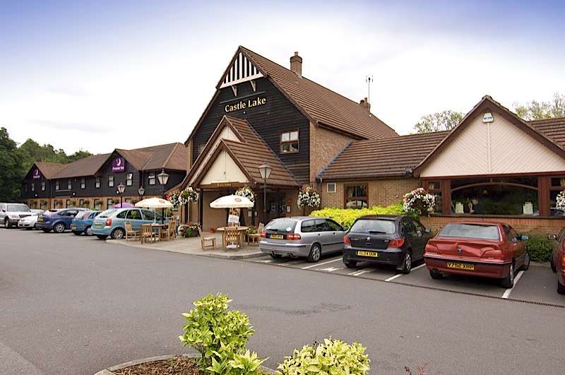 Premier Inn Maidstone (West Malling) | Castle Way, Leybourne, West Malling ME19 5TR, UK | Phone: 0871 527 8702