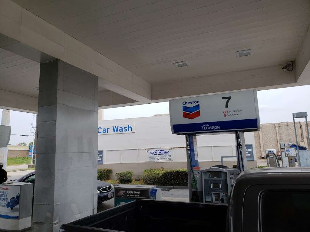 Chevron Humble | 110 W 1st St E, Humble, TX 77338, USA