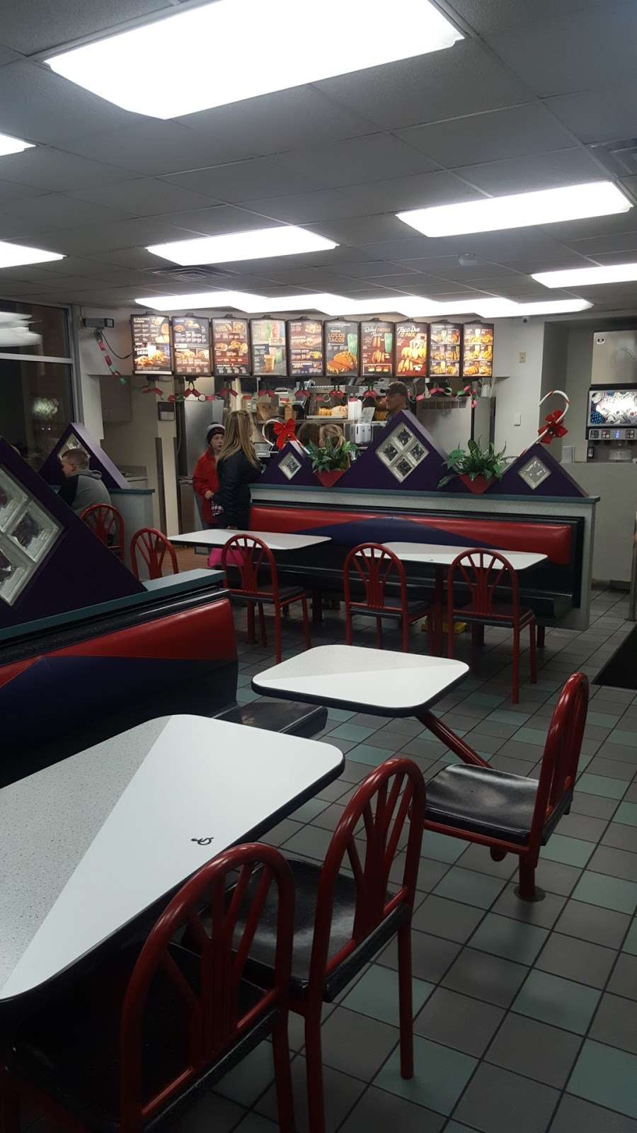 Taco Bell | 1535 W Main St, Whitewater, WI 53190, USA | Phone: (262) 473-1535