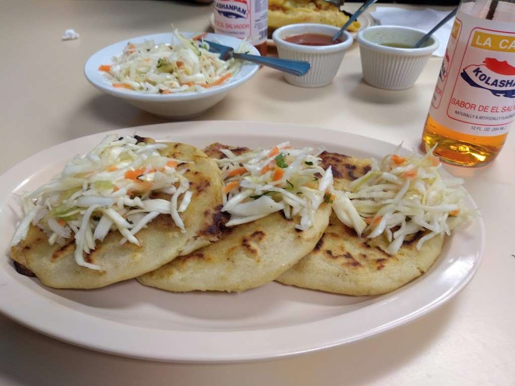 Pupuseria El Salvadoreño | 1741 Algonquin Rd, Mt Prospect, IL 60056 | Phone: (224) 875-7180