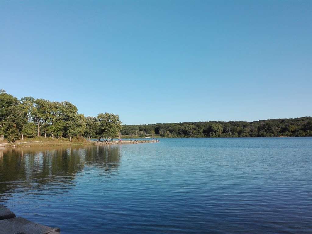 Maple Lake East - Mountain Bike Staging Area | 9500 Willow Springs Rd, Willow Springs, IL 60480, USA | Phone: (800) 870-3666