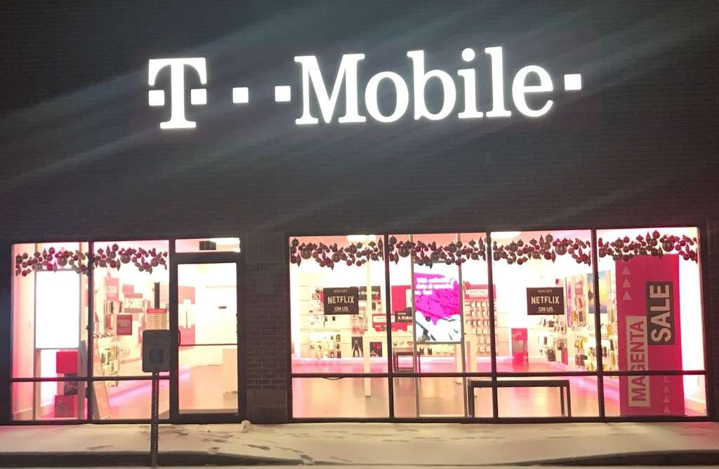 T-Mobile | 492 Town Center Dr, Mooresville, IN 46158, USA | Phone: (317) 584-6329