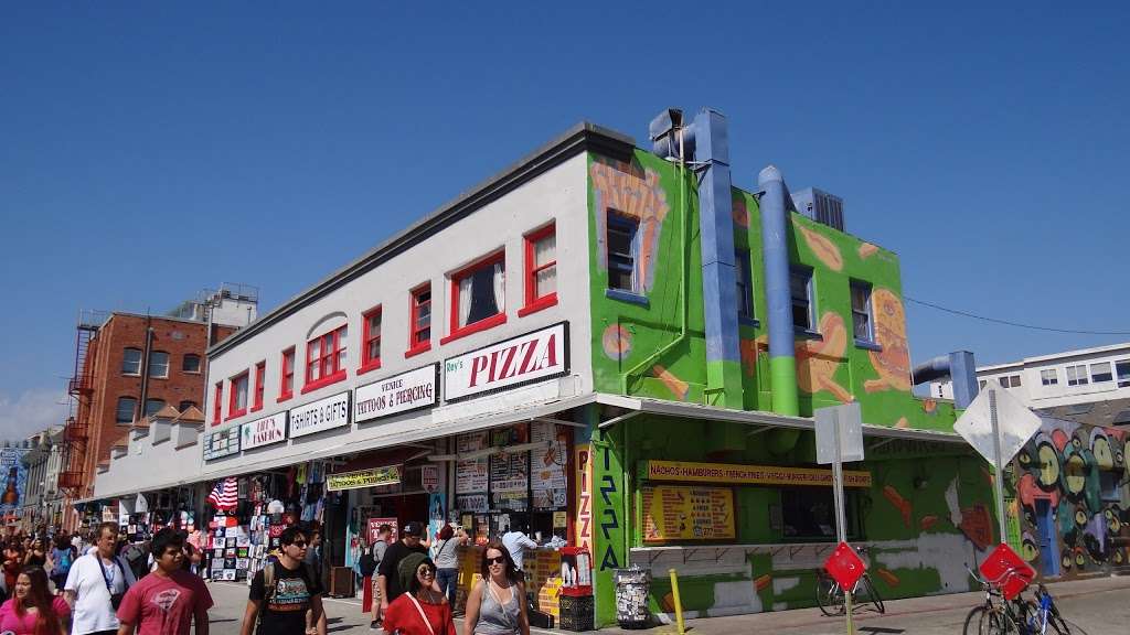 Reys Pizza | 1019 Ocean Front Walk, Venice, CA 90291, USA | Phone: (310) 399-4809