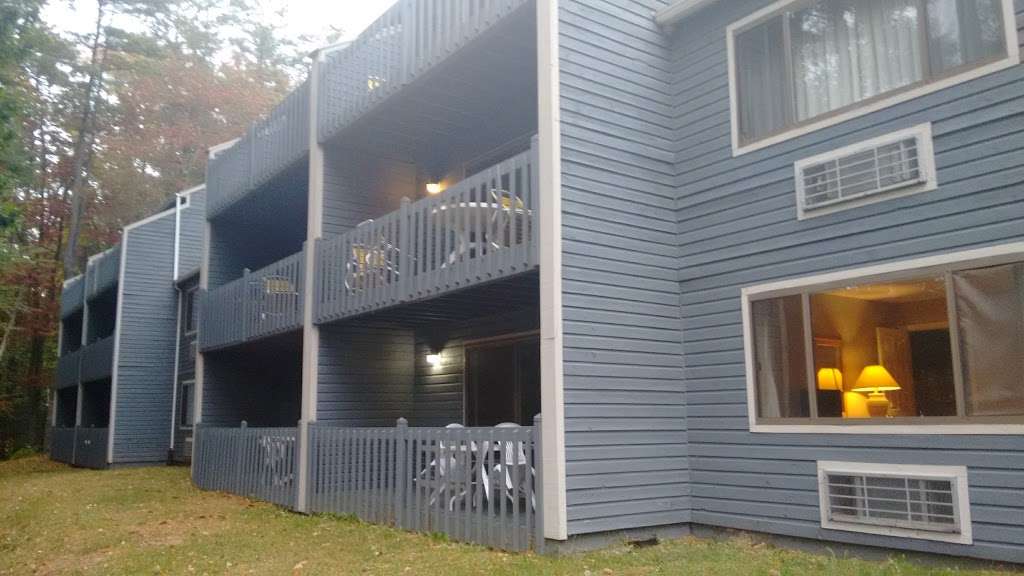 Tanglwood Lakeside Resort 601 water, View Dr, Greentown, PA 18426, USA BusinessYab