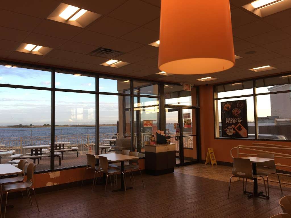 Dunkin | 11320 Beach Channel Dr, Far Rockaway, NY 11694, USA | Phone: (347) 230-4599