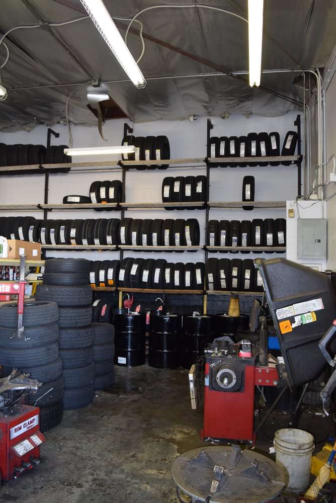 Agoura Car Care Tire Pros | 29166 Roadside Dr, Agoura Hills, CA 91301, USA | Phone: (818) 865-9821