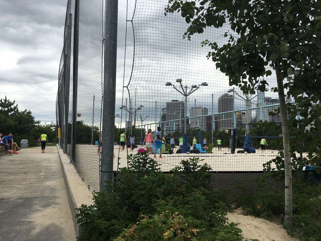 Brooklyn Bridge Park - Pier 6 - Beach Volleyball Courts | Brooklyn Bridge Park Greenway, Brooklyn, NY 11201, USA | Phone: (347) 938-1394