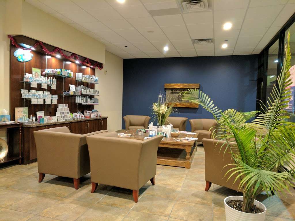 Hand & Stone Massage and Facial Spa | 792 Army Trail Rd, Carol Stream, IL 60188, USA | Phone: (847) 798-6175