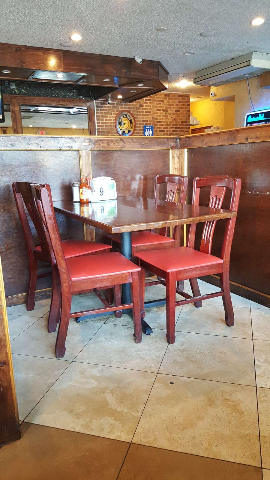 Morazan Bar & Grill | 4400 Central Ave, Charlotte, NC 28205, USA | Phone: (704) 532-1515