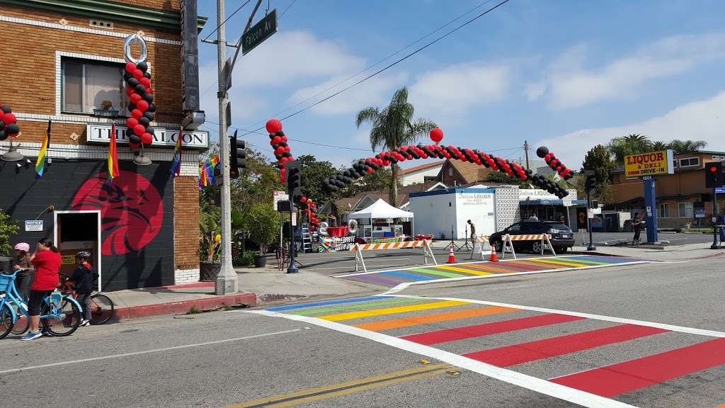 Leslies Antiques & Consignment Store | 1345 E Broadway, Long Beach, CA 90802, USA | Phone: (562) 983-0992
