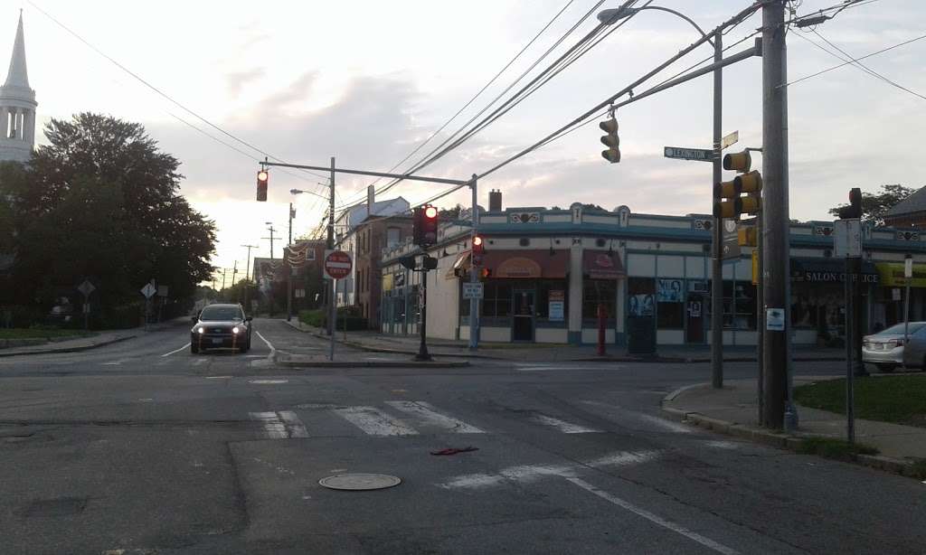 Dunkin Donuts | 317 Woburn St Woburn &, Lowell St, Lexington, MA 02420 | Phone: (781) 863-2650