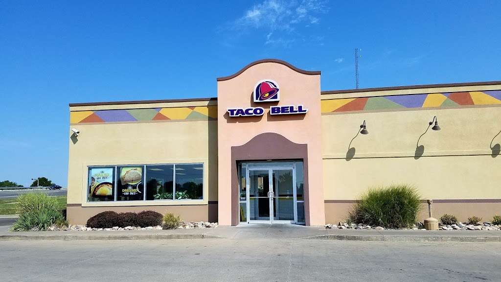 Taco Bell | 3301 N Belt Hwy, St Joseph, MO 64506, USA | Phone: (816) 233-6900