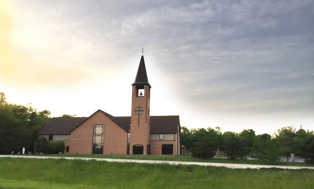 Queen of Apostles Church | N35W23360 Capitol Dr, Pewaukee, WI 53072, USA | Phone: (262) 691-1535