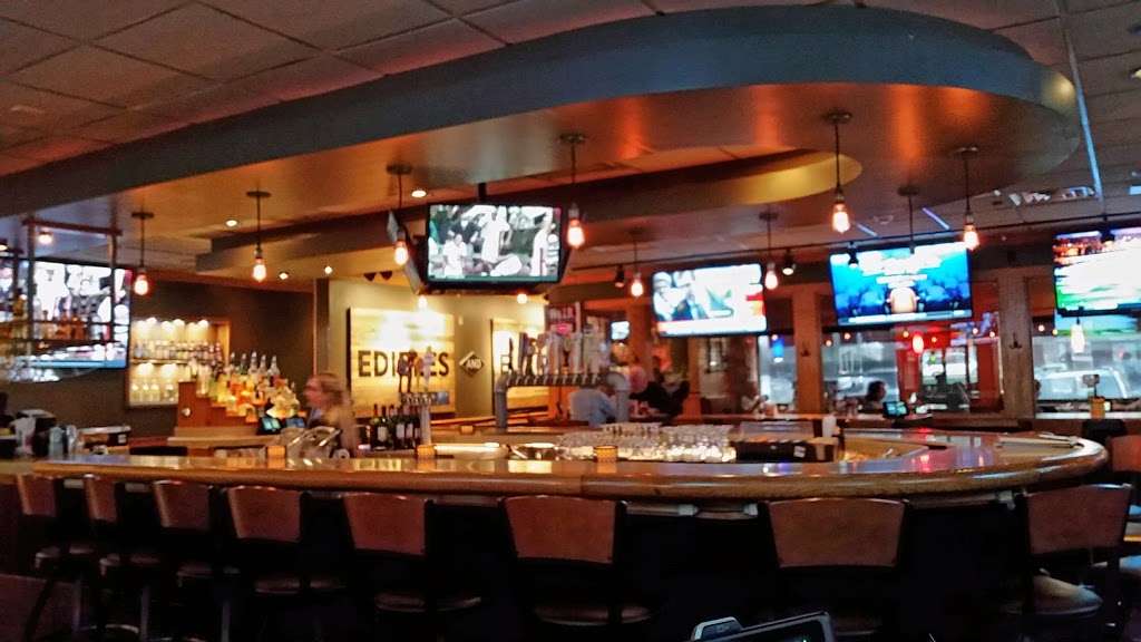 Applebees Grill + Bar | 2 W Rd, Newtown, PA 18940, USA | Phone: (215) 497-3477