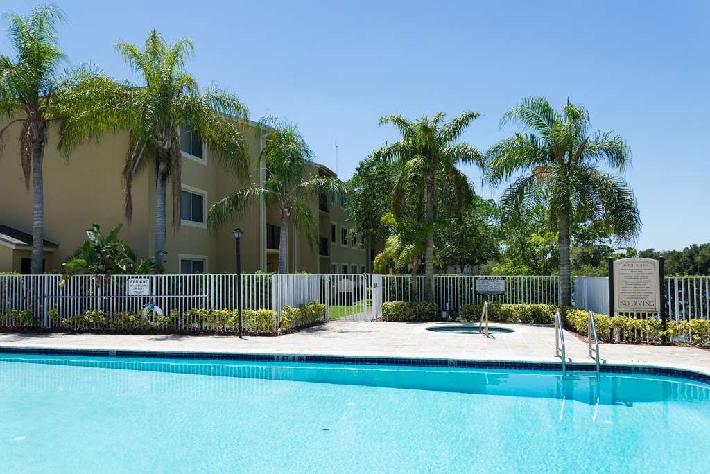 Walden Pond Villas Apartments in Miami, FL | 20880 NW 7th Ave, Miami, FL 33169, USA | Phone: (305) 653-4057