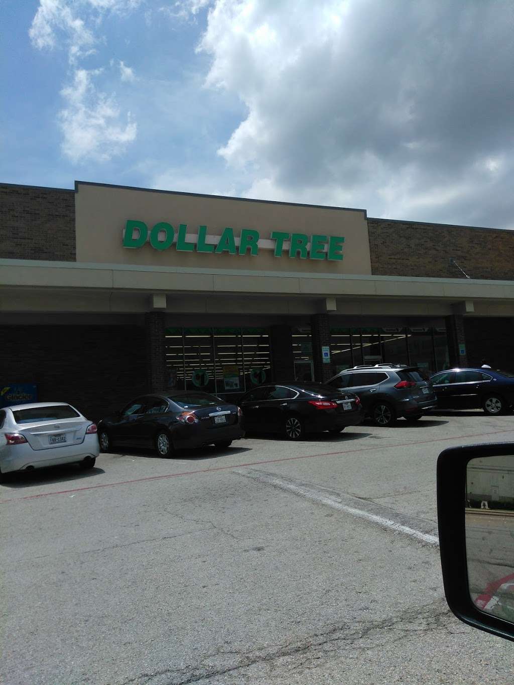 Dollar Tree | 335 S Cedar Ridge Dr #100, Duncanville, TX 75116, USA | Phone: (972) 764-6164