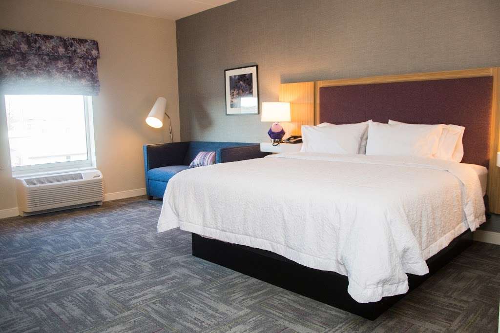 Hampton Inn & Suites Warrington | 201 Metro Drive, Warrington, PA 18976, USA | Phone: (215) 491-0700