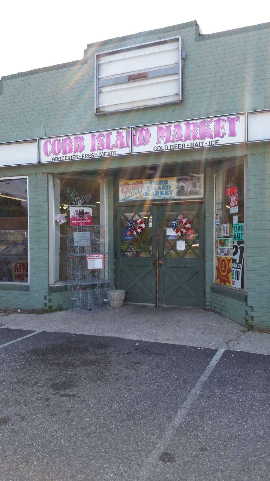 cobb island market | 12320 Neale Sound Dr, Cobb Island, MD 20625, USA | Phone: (301) 259-2465