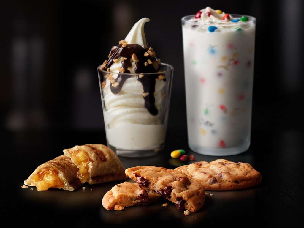 McDonalds | 2290 Randall Rd, Carpentersville, IL 60110, USA | Phone: (847) 836-0901