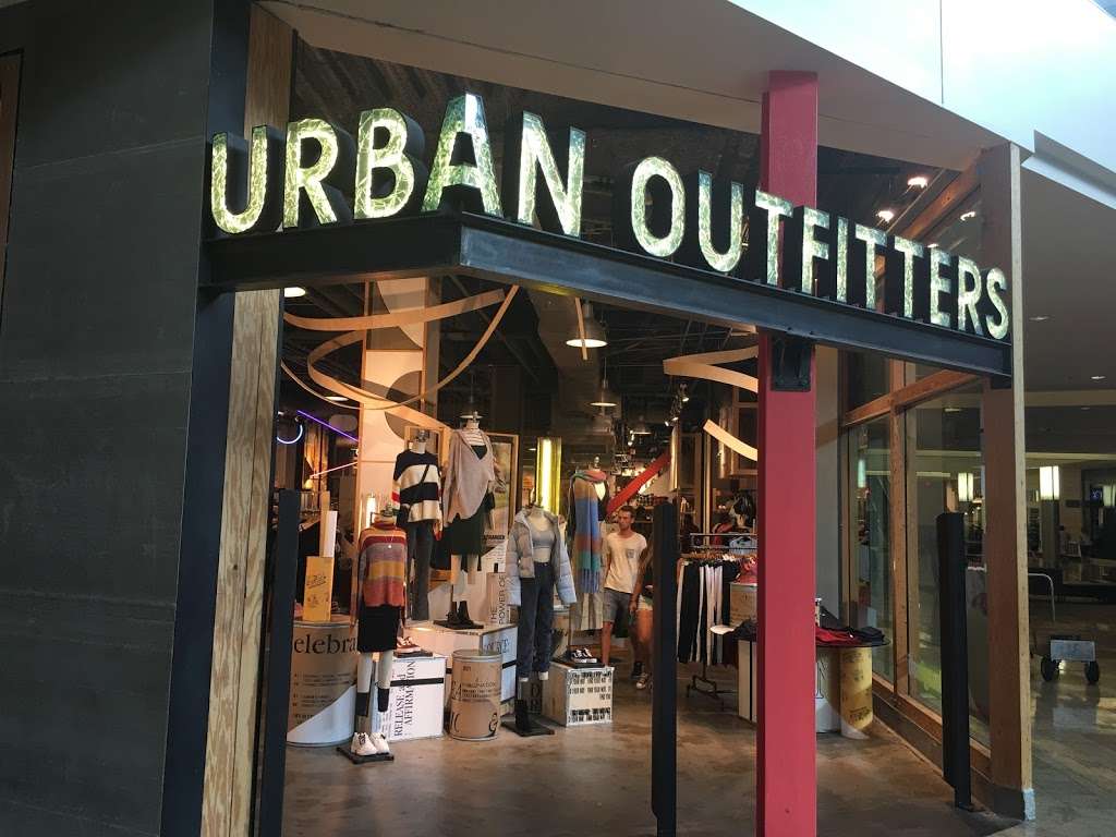 Urban Outfitters | 3200 S Las Vegas Blvd, Las Vegas, NV 89109, USA | Phone: (702) 794-4011