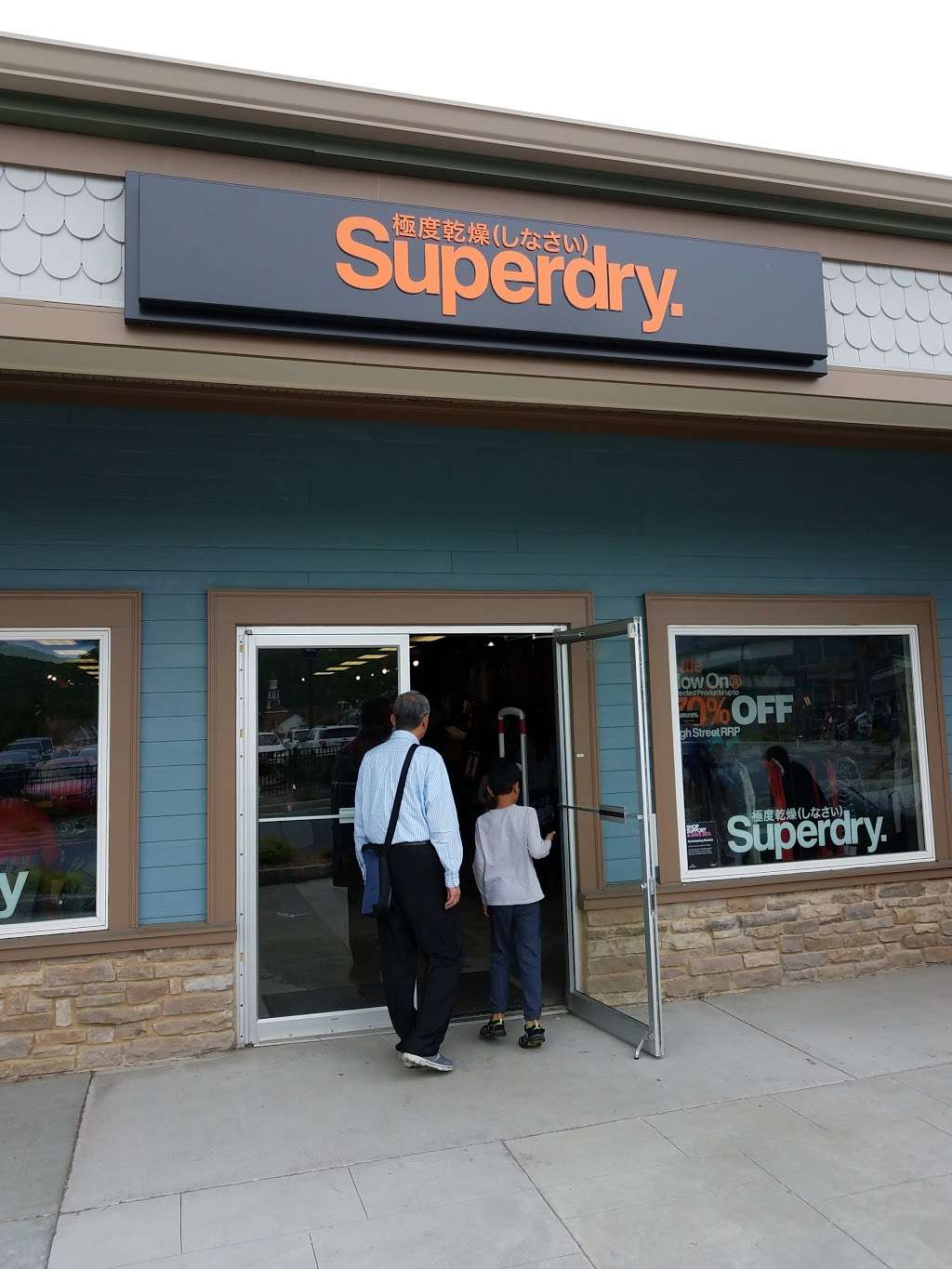 Superdry™ | 165 Marigold Court, Central Valley, NY 10917, USA | Phone: (845) 928-3393