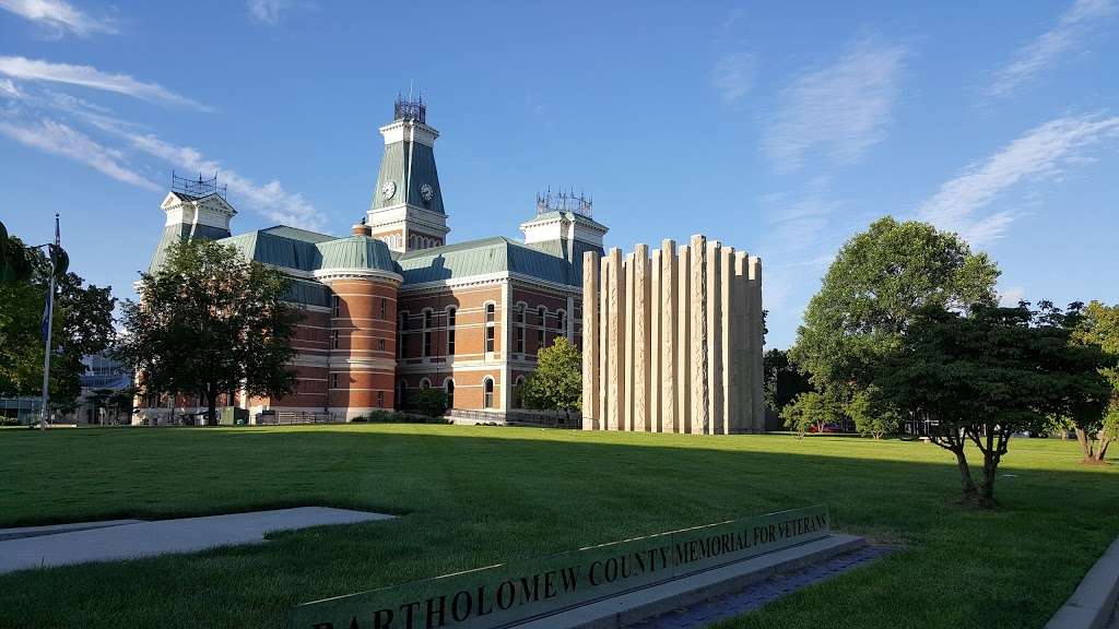 Limestone Pillars - Veterans Memorial | 2nd St, Columbus, IN 47201, USA