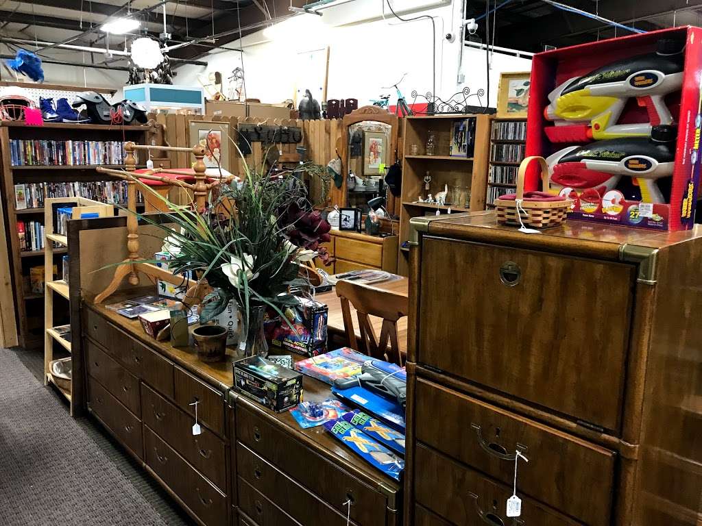 Tables To Teacups Indoor Flea Market | 455 Weaver Park Rd #600, Longmont, CO 80501 | Phone: (303) 485-7270