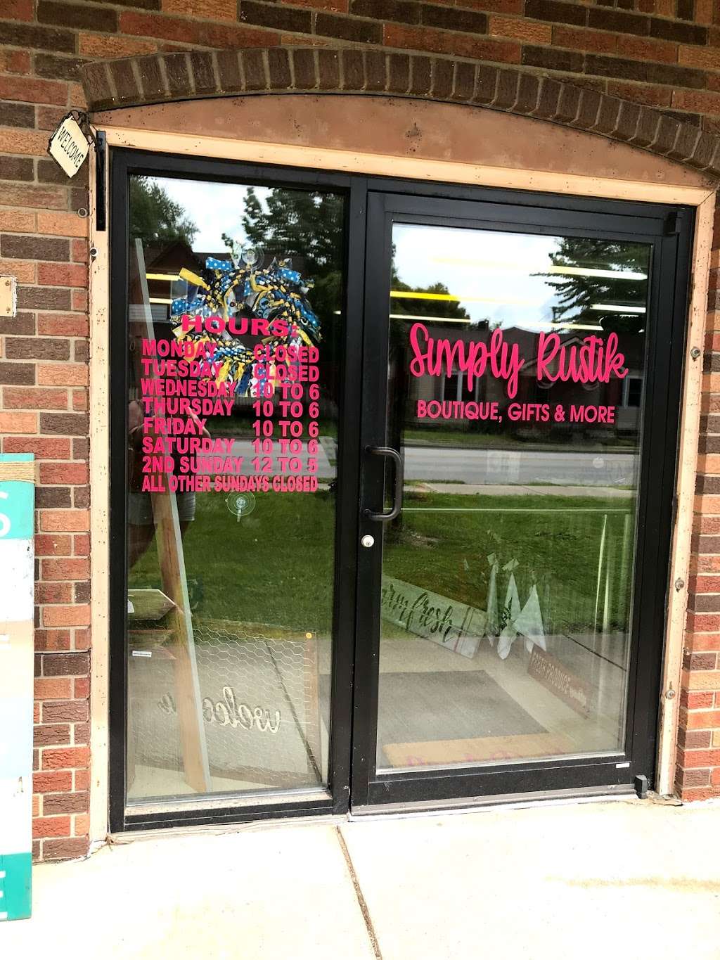 Simply Rustik Boutique, Decor & Gifts | 235 S Main St, Cloverdale, IN 46120, USA | Phone: (765) 721-4230