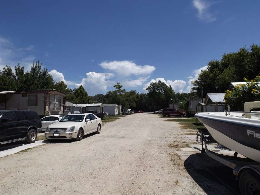 Bayview Mobile Home Park | 326 Jasper St, Bacliff, TX 77518, USA | Phone: (832) 422-7368