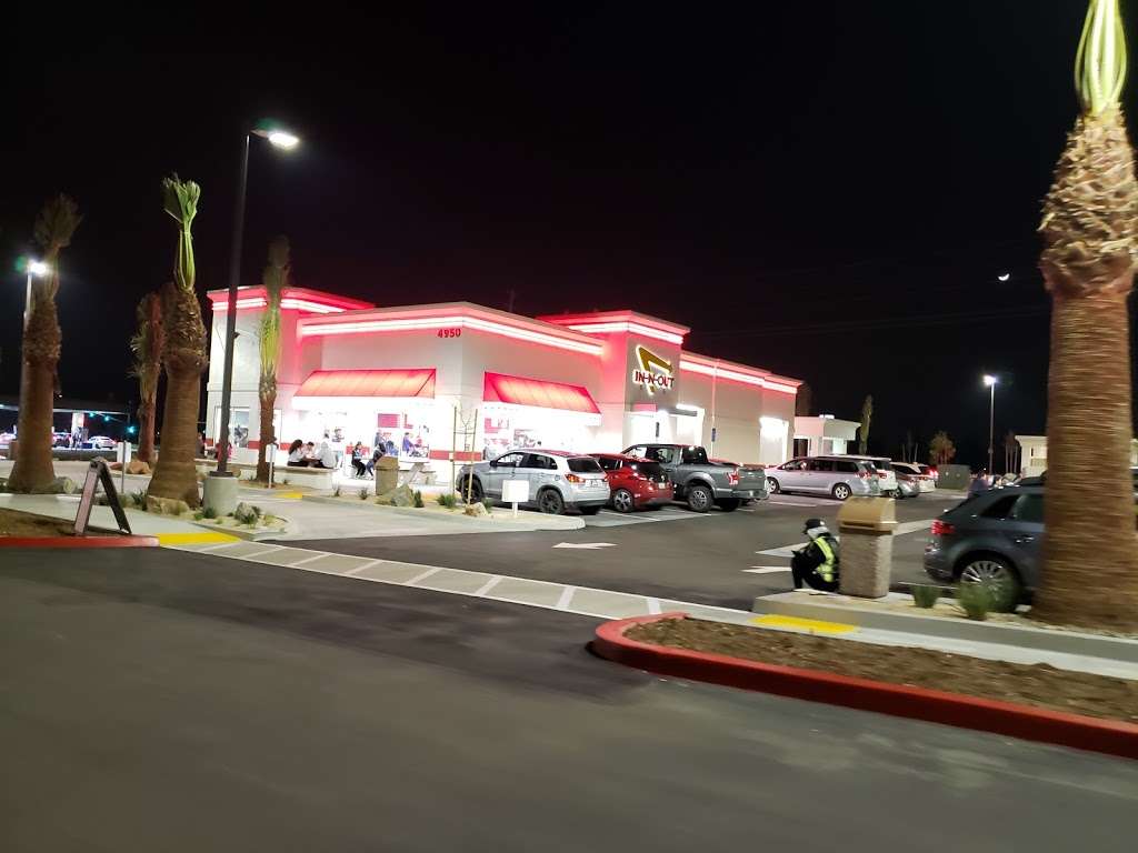 In-N-Out Burger | 4950 Hamner Ave, Eastvale, CA 91752, USA | Phone: (800) 786-1000