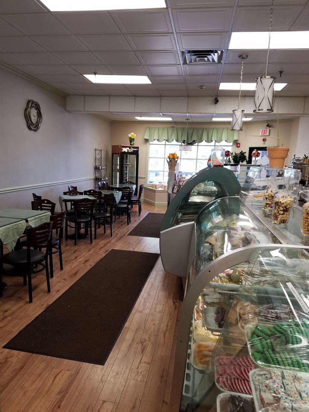 Goulds Colonial Plaza | 77 Main St, Medway, MA 02053, USA