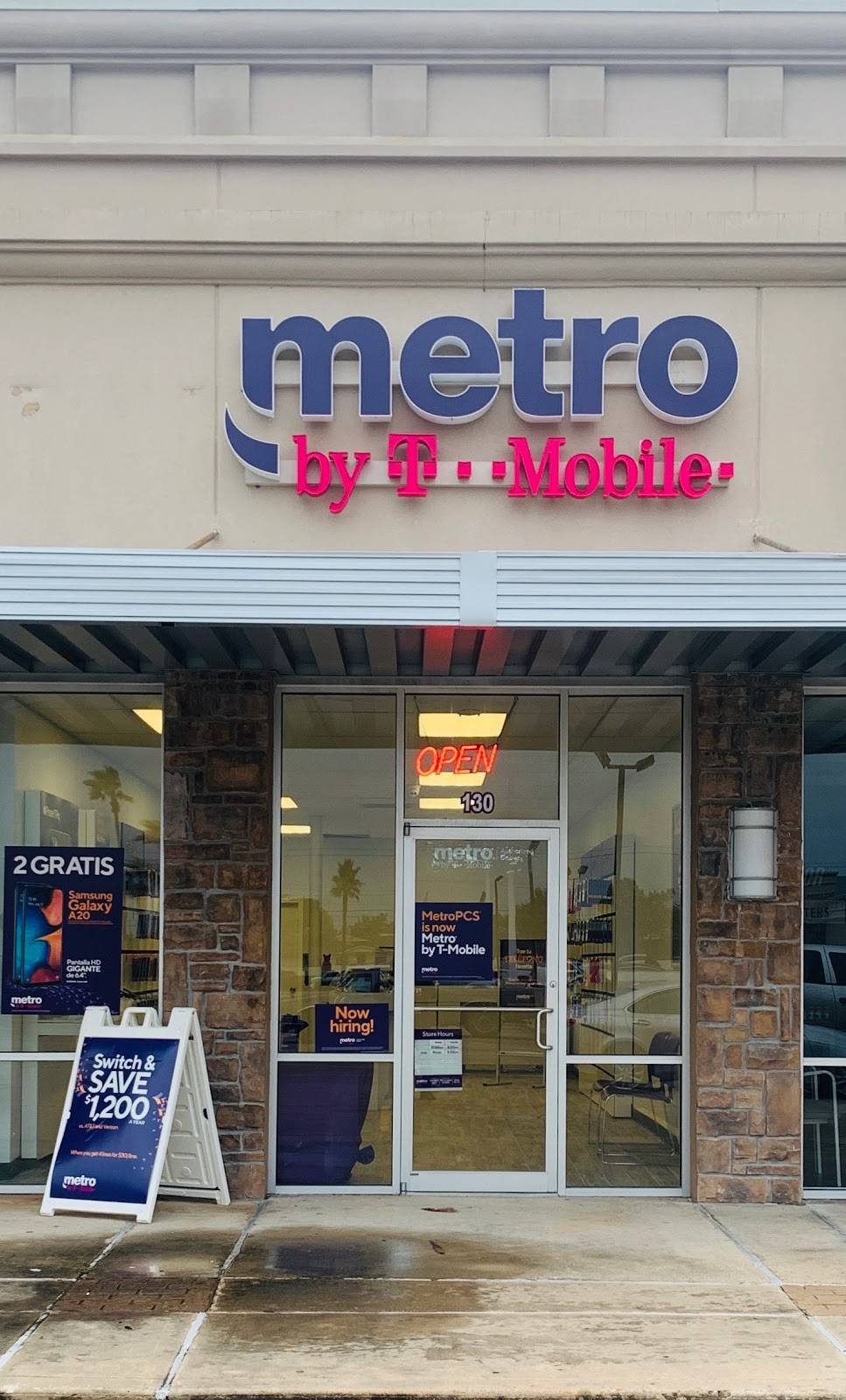 Metro by T-Mobile | 803 E NASA Pkwy Suite 130, Webster, TX 77598, USA | Phone: (832) 224-4738