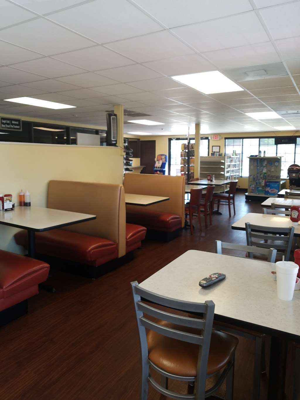 J Dykes Food Court | 4901 Yale St, Houston, TX 77018 | Phone: (713) 691-7438