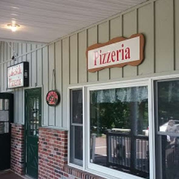 Lakeside Pizzeria | Stone Brook Plaza, 100 Apple Dr #9, Greentown, PA 18426, USA | Phone: (570) 857-7577