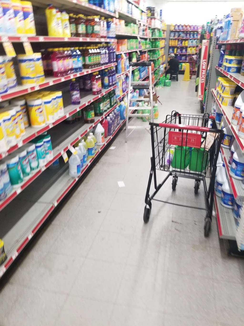 Family Dollar | 200 W Camden Ave, Moorestown, NJ 08057, USA | Phone: (856) 222-1696