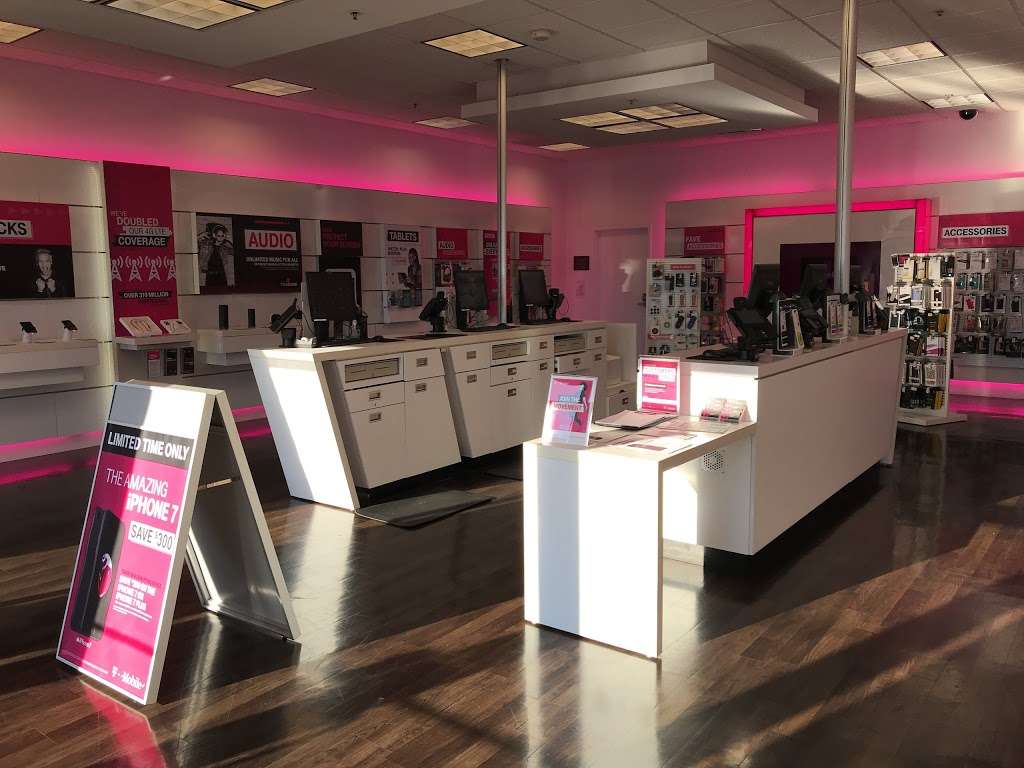 T-Mobile | 5055 Main St #104, American Canyon, CA 94503, USA | Phone: (707) 644-0508