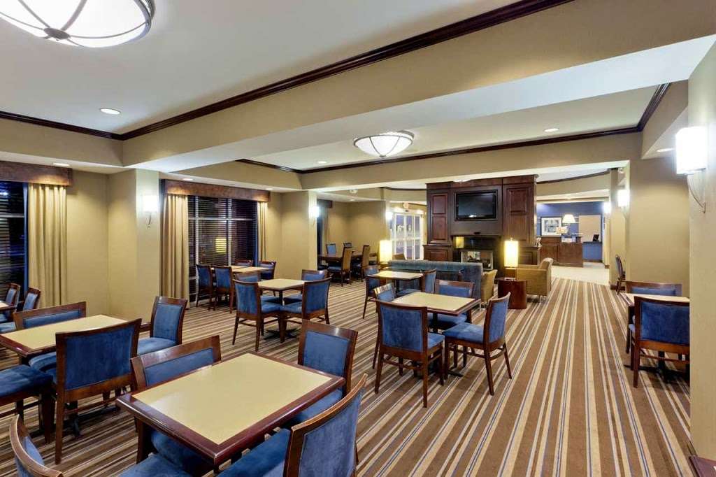 Hampton Inn Gainesville-Haymarket | 7300 Atlas Walk Way, Gainesville, VA 20155, USA | Phone: (703) 753-1500