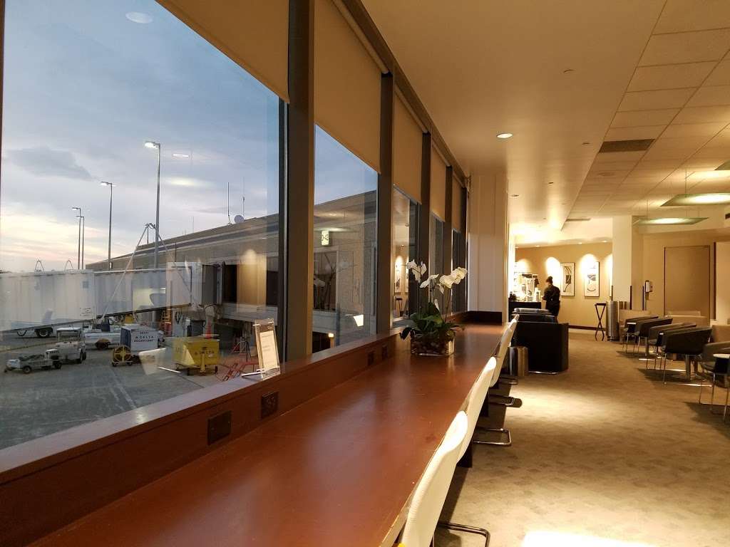 Delta Sky Club | 5300 S Howell Ave, Milwaukee, WI 53207, USA