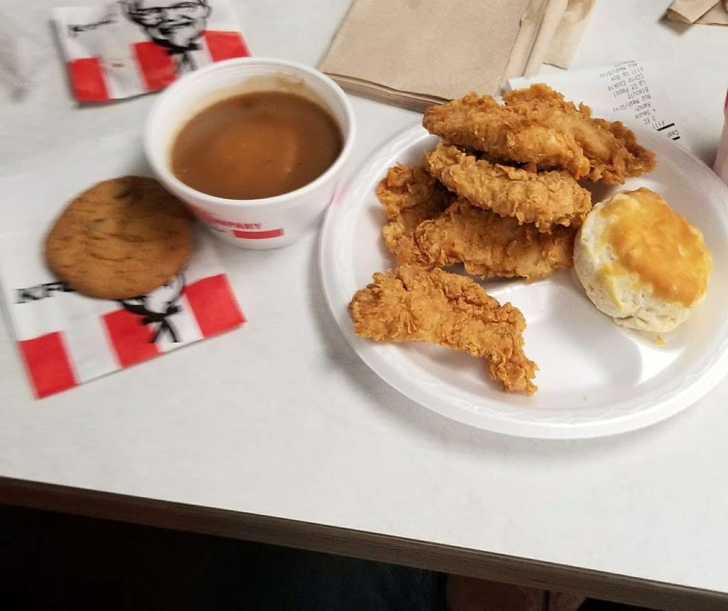 KFC | 12325 Elam Rd, Balch Springs, TX 75180, USA | Phone: (972) 286-5588