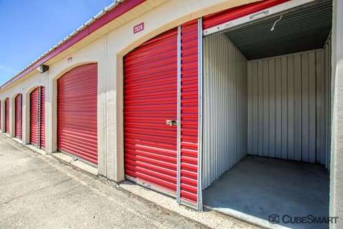 CubeSmart Self Storage | 3606 Gabrielle Ln, Aurora, IL 60504, USA | Phone: (630) 585-8800