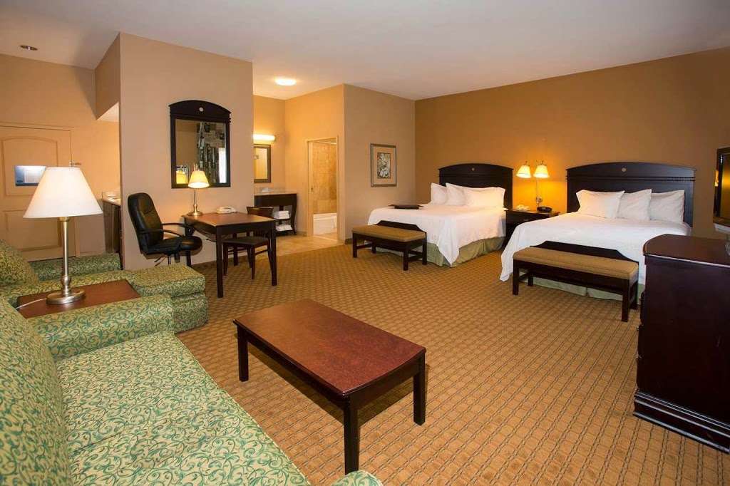 Hampton Inn & Suites Houston - Rosenberg | 3312 Vista Dr, Rosenberg, TX 77471, USA | Phone: (281) 341-9393