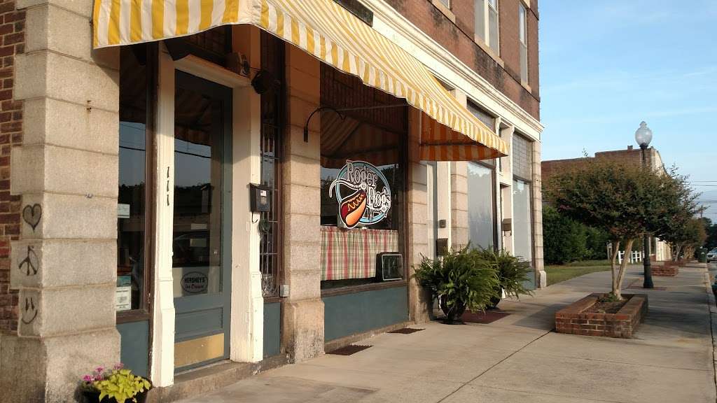 Roger Dogs | 111 5th St, Spencer, NC 28159, USA | Phone: (704) 330-3243