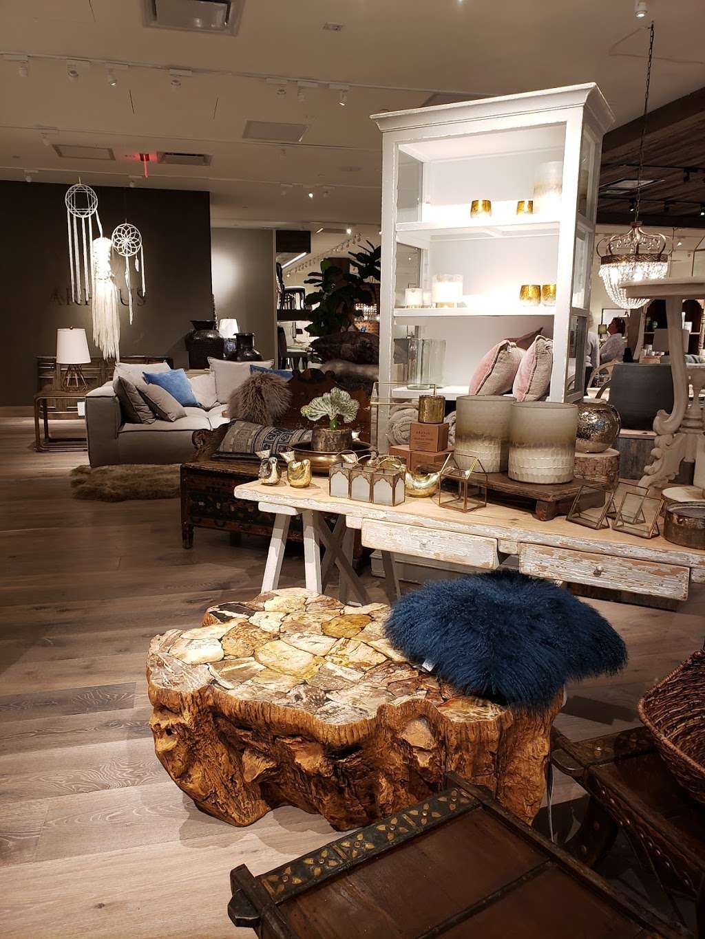 Arhaus | 3101 PGA Boulevard N213, Palm Beach Gardens, FL 33410, USA | Phone: (561) 775-6223