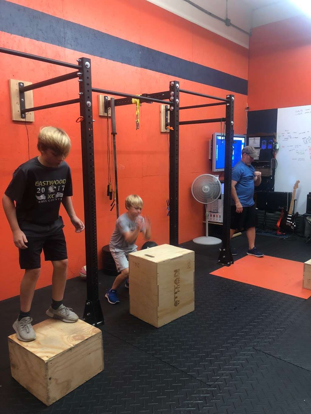 CrossFit West Geist | behind 5-Star Cleaners, 10576 E 96th St Suite B, Fishers, IN 46037