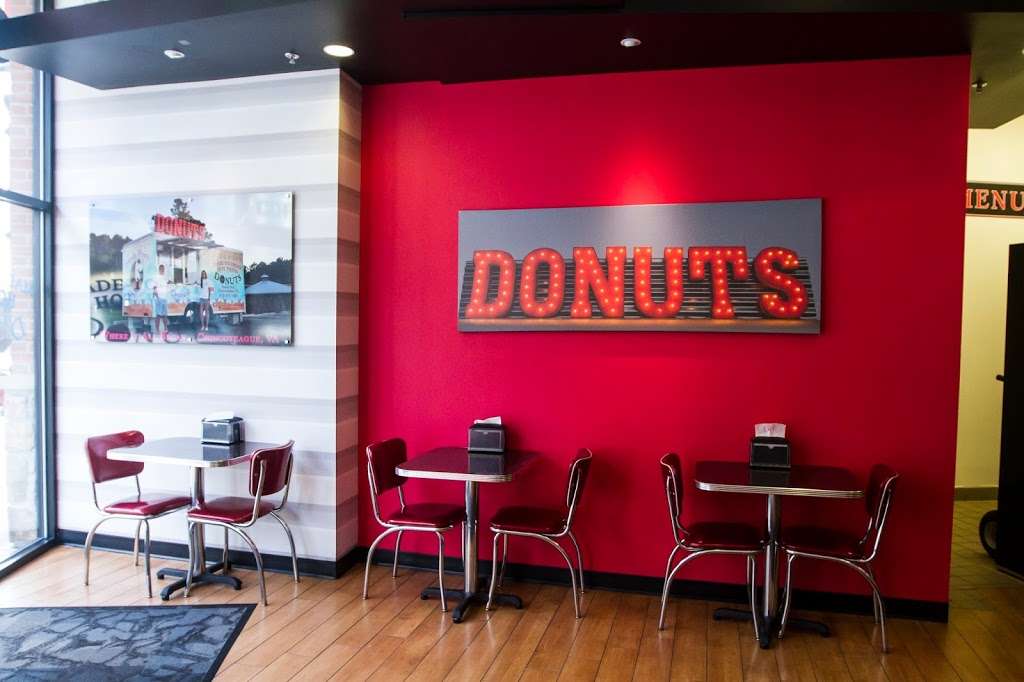 Sandy Pony Donuts | 2444 Solomons Island Rd suite d1, Annapolis, MD 21401, USA | Phone: (301) 873-3272