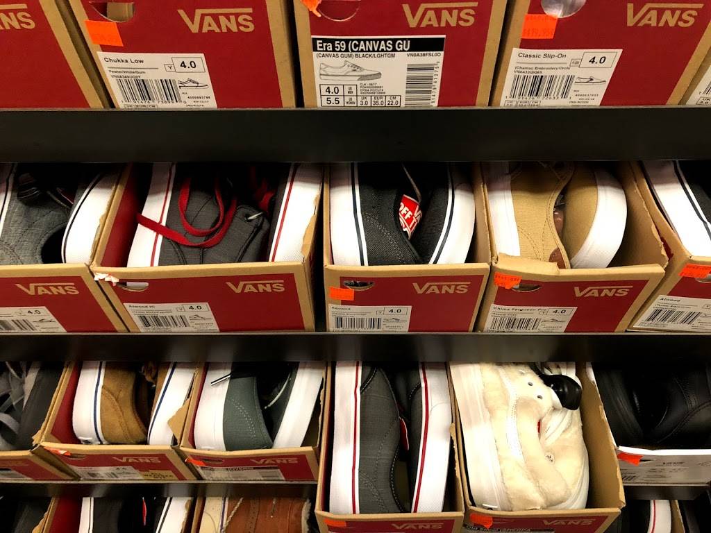 Vans | 6401 West, Marana Center Blvd Space 805, Tucson, AZ 85742, USA | Phone: (520) 918-0072