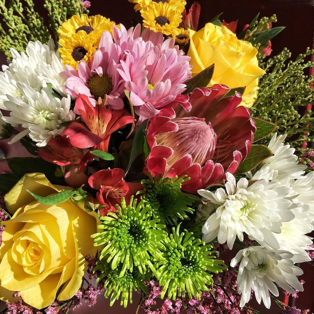 Prilla’s Flower Boutique | 13722 Hwy 8 Business, El Cajon, CA 92021, USA | Phone: (619) 312-1626